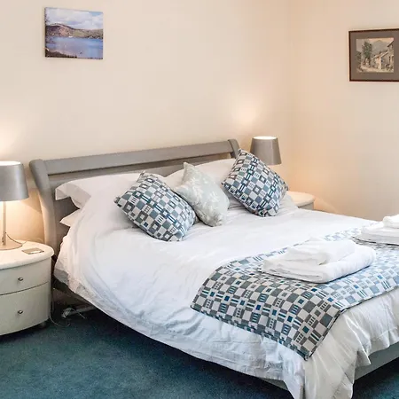 Semesterbostad Swallows Nest